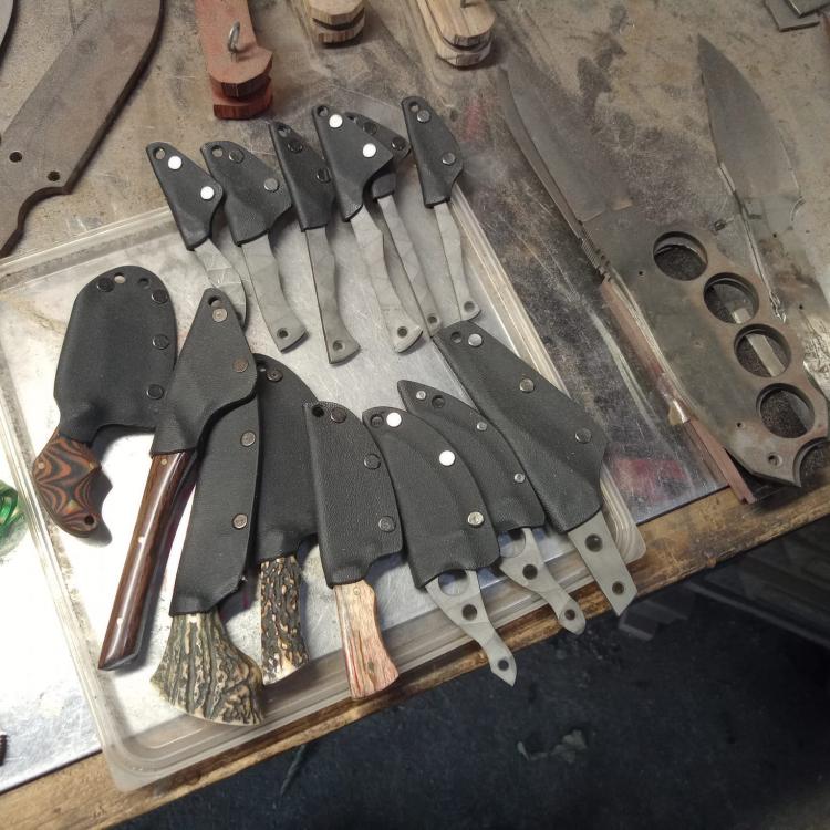 Couteaux de différentes tailles